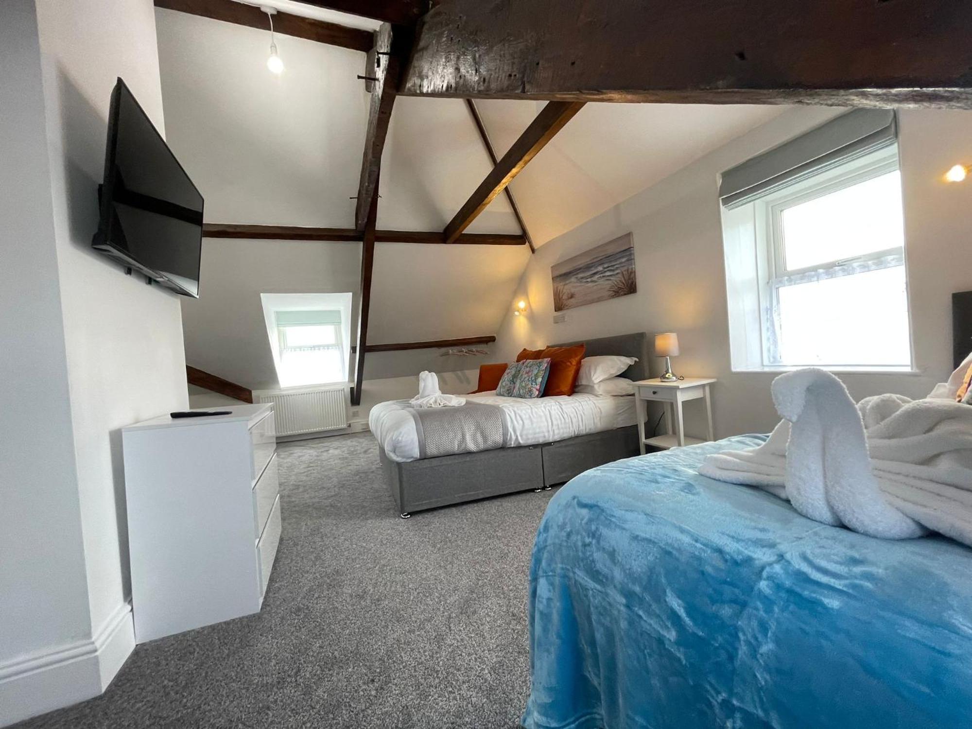Tintagel Arms Bed And Breakfast Exterior photo