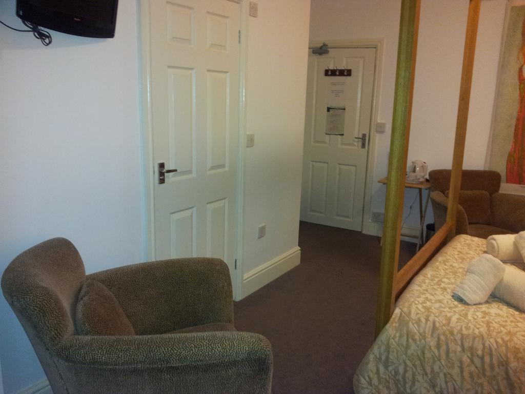Tintagel Arms Bed And Breakfast Exterior photo