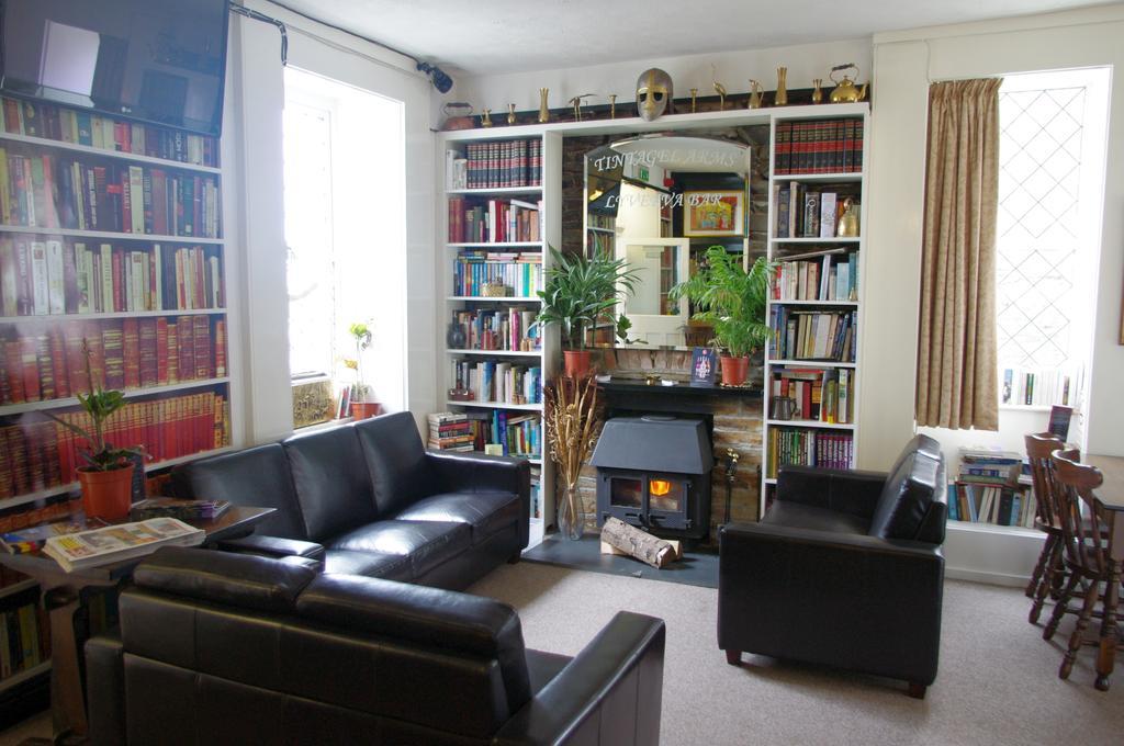 Tintagel Arms Bed And Breakfast Exterior photo